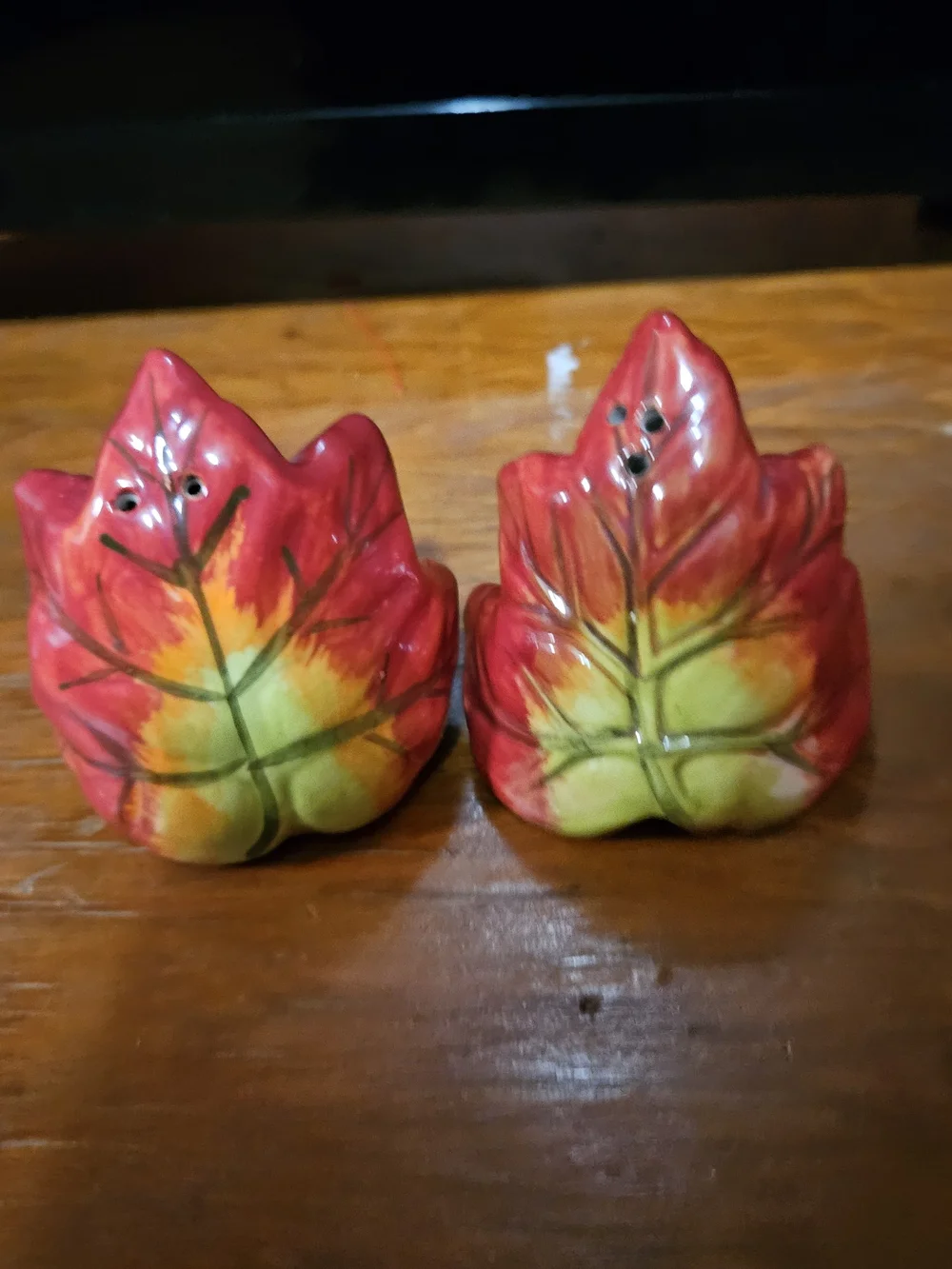 Ceramic Leaf Salt and Pepper Shaker Set - Red and Green